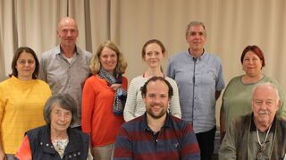 Der neue Vorstand (sitzend v. l.): Sigrid Rosenberger, Christoph Hambusch, Karl-Heinz Ristau, (stehend v. l.) Gudrun Lange, Andreas Schäfer, Andrea Rohr, Bianca Hambusch, Michael Lange, Petra Blum. Einige Vorstandsmitglieder fehlen.