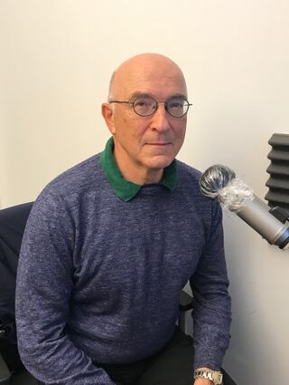 Oberstaatsanwalt Reinhard Hofmann erzählt im Gespräch mit Angela Boll, wie man den Täter aufspürte,