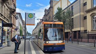 Für kurze Strecken mit Bus und Bahn soll es künftig eine günstigere Variante geben – unser Bild entstand in der Neckarstadt-West.