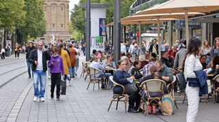 Cafés und Restaurants in der gesamten Innenstadt waren gut besucht.