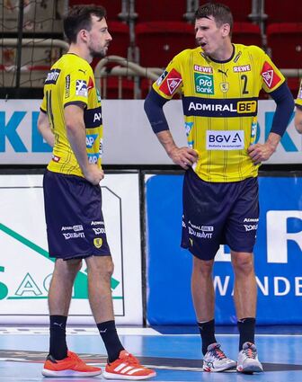 Mal wieder Redebedarf: Patrick Groetzki (links) diskutiert mit Spielmacher Andy Schmid, was in der Schlussphase gegen den Bergischen HC schief gelaufen ist. Die Badener gaben am Ende einen Drei-Tore-Vorsprung aus der Hand.