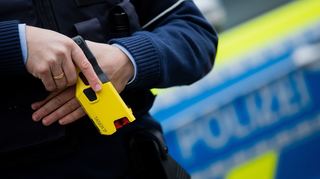 Ein Mann ist in Neustadt nach dem Einsatz eines Tasers gestorben.