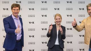 Victoria Noack mit Carsten Maschmeyer (l.) und Nils Glagau.