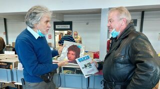 Reiser Glaube (links) und Thomas Appel schwelgen in Erinnerungen – auch über die legendären Konzerte in der Eberthalle nebenan.
