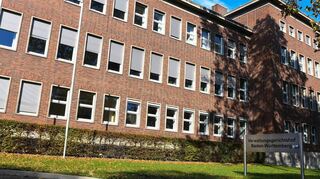 Im ehemaligen Gebäude des Kohlenkontors in der Schubertstraße sitzt der Verwaltungsgerichtshof Baden-Württemberg.