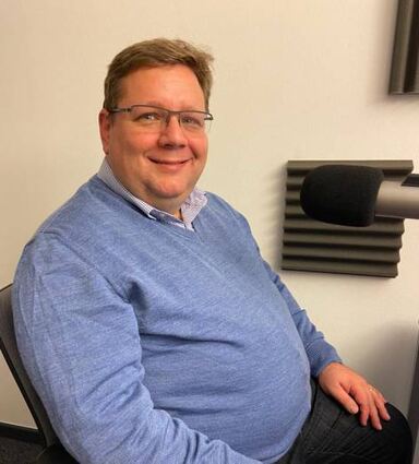 Stadtrat und Anwalt Claudius Kranz zu Gast im MM-Podcaststudio.