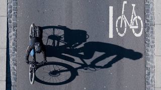 Zehn Prozent der öffentlichen Fläche deutscher Großstädte werden von Autos belegt – das wird in Zukunft weniger sein.