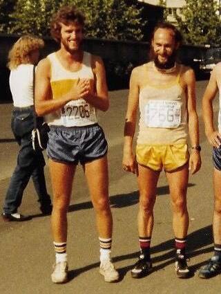 1983 nahm Peter de Jong (Mitte) an einem Marathon im finnischen Helsinki teil.