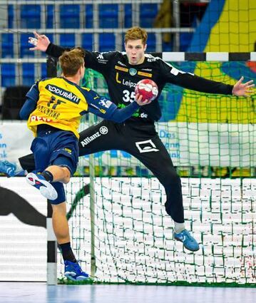 Joel Birlehm (hier gegen Ex-Löwe Jerry Tollbring) wechselt 2023.