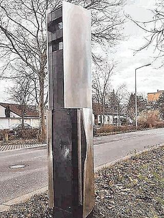 2018: Eine der beiden demolierten Radar-Säulen.