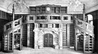 Die beeindruckende Bibliothekswand des Stadtratssaals, der zu Beginn des 20. Jahrhunderts in das Alte Kaufhaus eingebaut worden war.