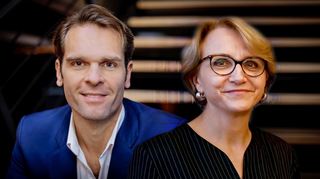 Frankreichs Botschafterin Anne-Marie Descôtes verleiht am Sonntag im Montpellier-Haus BVMI-Chef Florian Drücke aus Heidelberg den Kulturritterschlag Ordre des Arts et des Lettres.