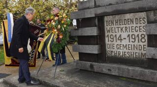 Schriesheims Bürgermeister Hansjörg Höfer bei seiner letzten Gedenkfeier als Rathauschef der Weinstadt.