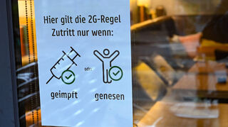 2G plus - das heißt, es haben nur Geimpfte und Genesene Zutritt, die zusätzlich einen negativen Test vorweisen können.