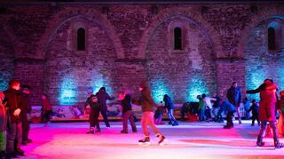 Eisbahn auf dem Frankenthaler Weihnachtsmarkt