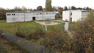 Das Haus im Rampenweg 8 soll zuerst saniert werden, die beiden anderen mit den Hausnummern 6 und 10 sollen „mittelfristig“ folgen.