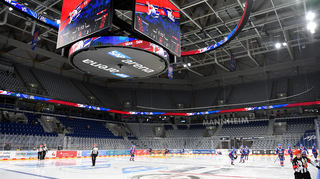Die Adler werden ihre Heimspiele in der Mannheimer SAP Arena künftig wie in der Vorsaison vor leeren Rängen austragen.