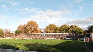 Mit 50 Jahren nicht mehr taufrisch, aber nach wie vor voller Atmosphäre: das Rhein-Neckar-Stadion, sportliche Heimat des VfR Mannheim.