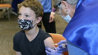 In den USA sind Kinder bereits millionenfach geimpft – die Stiko will die Kinder-Impfung nun vor allem bei Vorerkrankungen empfehlen.