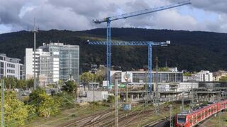 Die Verbindungen am Heidelberger Hauptbahnhof sollen unter anderem durch eine viergleisige Verbindung bis Wieblingen verbessert werden..