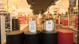 Die Kundenfrequenz im wichtigen Weihnachtsgeschäft liegt deutlich hinter den Zahlen aus Vor-Corona-Zeiten.