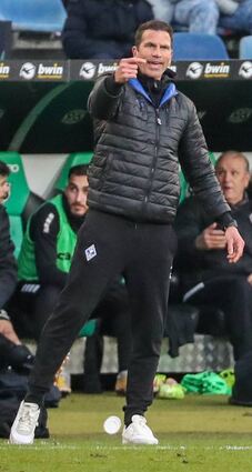 SVW-Coach Glöckner will den Kader nochmals auffrischen.