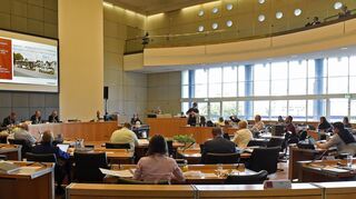 Anfang Oktober hatte die Stadtspitze ihren Entwurf für den Haushalt 2022 im Gemeinderat vorgestellt (unser Bild).
