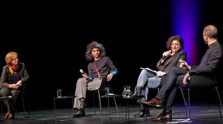 Gruppenbild mit Mann: Rona Yussof-Mansury, Shikiba Babori, Nahid Shahalimi und Christian Holtzhauer.