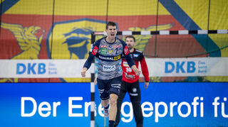 Löwe Andy Schmid jubelt über einen seiner insgesamt zehn Treffer gegen Stuttgart.