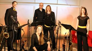 Three Bees and a Bop mit Jens Holzinger (hinten, 2. v.l.).