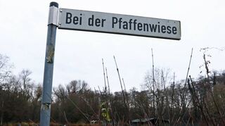 Auf dem Platz bei der Pfaffenwiese zwischen Tennisclub und Reitverein sollen die Container der Kita Glückskäfer aufgestellt werden.