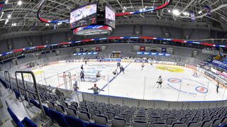 Leere Ränge in der SAP Arena, wie hier beim Spiel der Adler gegen München, werfen bei Pavel Gross Fragen auf.