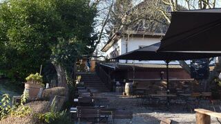 Das Estragon in Neckarau ist kreativ und verwandelt an Wochenenden den Biergarten in einen Wintergarten.