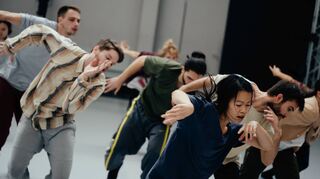 Ensemblearbeit bei den Proben (v. l.): Joris Bergmans, Leonardo Cheng, Emma Kate Tilson, Luis Tena Torres, Jessica Liu und Lorenzo Angelini.