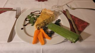 Eine Quiche Lorraine - unter anderem mit Räuchertofu und Lauch.
