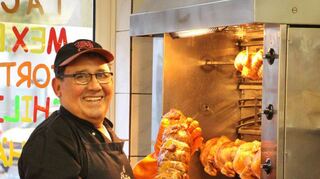 Hugo Rolando Mendoza Lolli, von seinen Gästen „Mexikaner“ genannt, sucht für sein Grill-Inn „El Amigo“ einen Nachfolger.