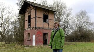Das alte Pegelhäuschen auf der Reißinsel – künftig ein Unterschlupf für bedrohte Tierarten? Das schlägt Christiane Haas vor.