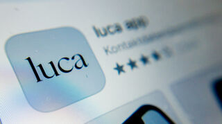 Das Symbol der Luca-App ist auf einem Smartphone zu sehen.