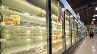 Omikron-Folgen: Leere Regale in einem Supermarkt in Cranberry Township in den USA. Deutsche Händler wollen es nicht so weit kommen lassen.