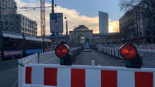 Bis voraussichtlich Ende März bleibt die Tiefgarage unter dem Hauptbahnhof gesperrt. Sie ist bei Kurzparkern sehr beliebt. Richtung Planetarium sind nicht weit entfernt weitere Parkhäuser.