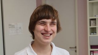 Isabell Pfeufer ist von Geburt an blind und wollte schon immer anderen Menschen helfen.
