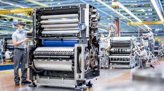 Die Montage von Heidelberger Druckmaschinen in Wiesloch. Langfristig sollen alle Produktions- und Vertriebsstandorte klimaneutral werden.