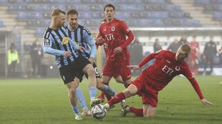 Dominik Martinovic (links) und Pascal Sohm kamen im Angriff der Waldhöfer gegen Viktoria Köln überhaupt nicht zum Zug.