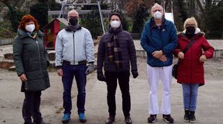 Für einen Kita-Neubau (v.l.): Grünen-Bezirksbeirätinnen Maria Kemmer, Harald Knecht, Patric Liebscher, Peter Karbstein und Kerstin Ullrich.
