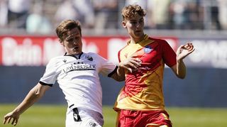 Dominik Kother (rechts) wechselt vom Karlsruher SC auf Leihbasus zum SV Waldhof Mannheim.