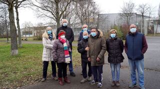 Anwohner protestieren gegen die Erweiterung des Kindergartens auf der Grünanlage zwischen Ulmenweg und Friedrich-Ebert-Straße.