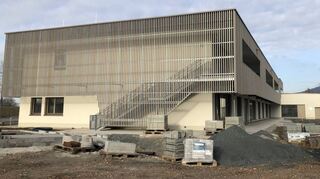 Eine Fassade aus Lärchenholz wie hier in Bensheim planen die Architekten von Werk.um auch in Heddesheim.
