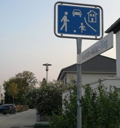 Der Heinrich-Vetter-Ring in Ilvesheim: Sein Namensgeber ist über die Ortsgrenzen hinweg als großzügiger Stifter und Mäzen bekannt. Er profitierte aber auch während der NS-Zeit von den sogenannten Arisierungen.