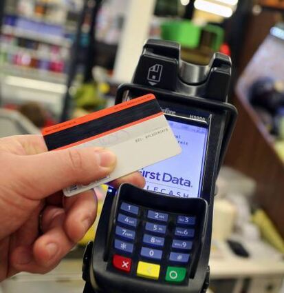 Rund 5,9 Milliarden Mal zahlten die Deutschen 2021 per Girocard.