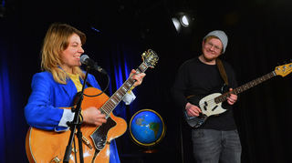 Henny Herz mit Bassist Tobias Schmitt beim zweiten KulturGut-Festival des "MM".